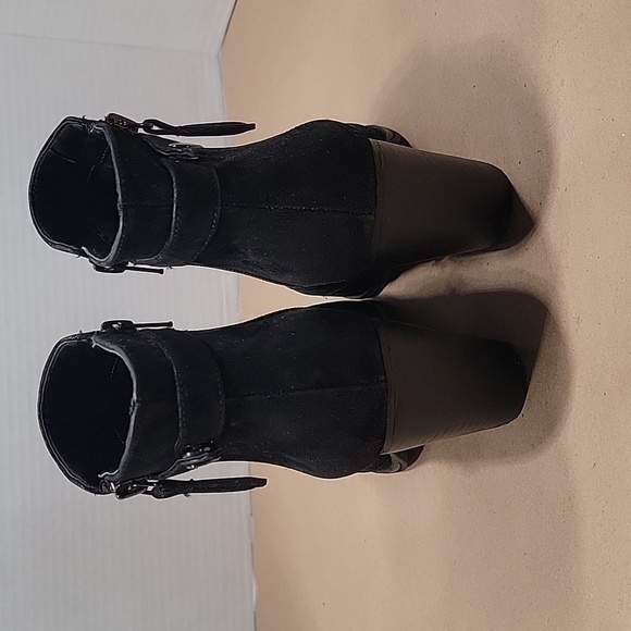 Gianni Bini Black Suede Booties.  NWOT, Size 8 - Picture 2 of 10
